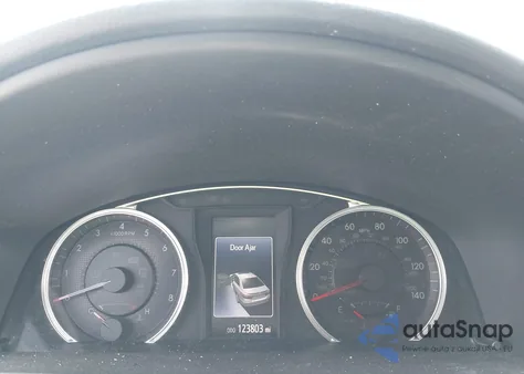 2016 Toyota Camry Se z USA, uszkodzony, nr VIN 4T1BF1FK3GU158594